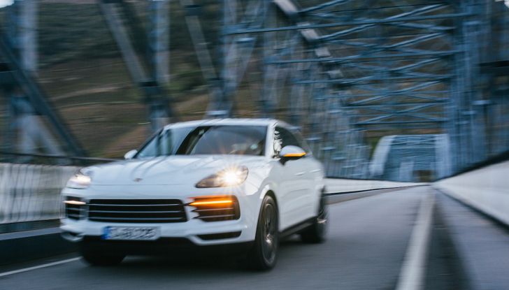 Porsche Cayenne 2018, prova su strada: la terza generazione allo stato dell’arte - Foto 2 di 44