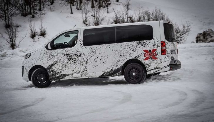 Peugeot Traveller Traction Control, il multispazio con trazione integrale - Foto 8 di 9