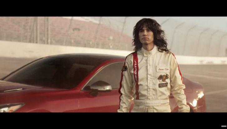 Kia Stinger 2018: Steven Tyler ed Emerson Fittipaldi nello spot del Super Bowl - Foto 13 di 15