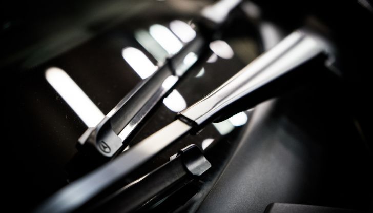 Manutenzione dei tergicristalli: sostituire le spazzole e cambiare i liquidi, quando va fatto - Foto 2 di 8