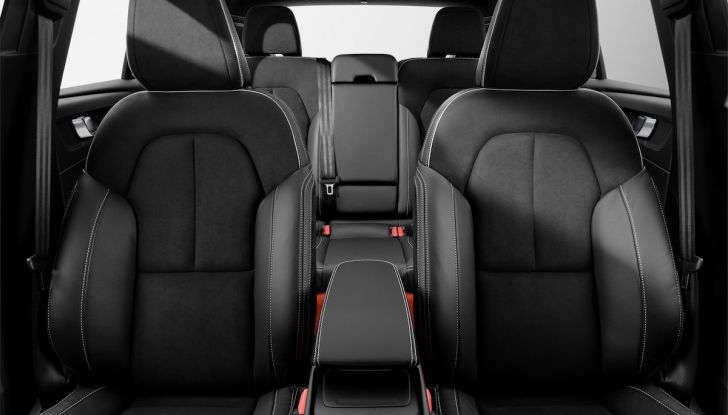 Volvo XC40 2018, prova su strada del SUV compatto svedese - Foto 21 di 51