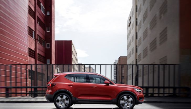 Volvo XC40 2018, prova su strada del SUV compatto svedese - Foto 26 di 51