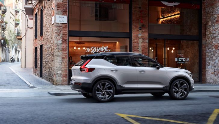 Volvo XC40 2018, prova su strada del SUV compatto svedese - Foto 35 di 51