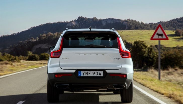 Volvo XC40 2018, prova su strada del SUV compatto svedese - Foto 37 di 51