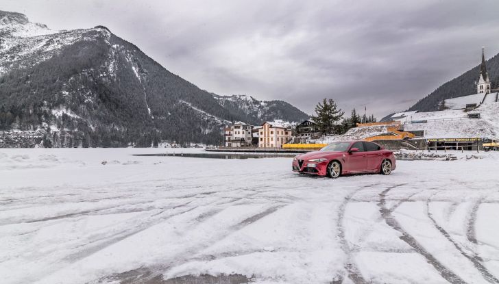 Prova su strada Alfa Romeo Giulia Quadrifoglio, la macchina perfetta! - Foto 20 di 48