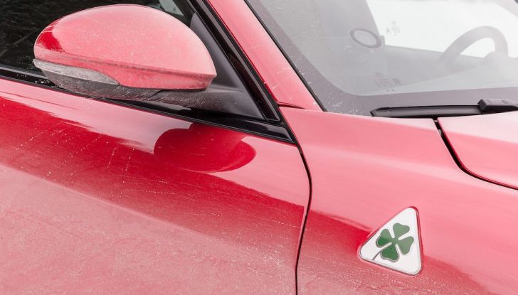 Prova su strada Alfa Romeo Giulia Quadrifoglio, la macchina perfetta! - Foto 25 di 48