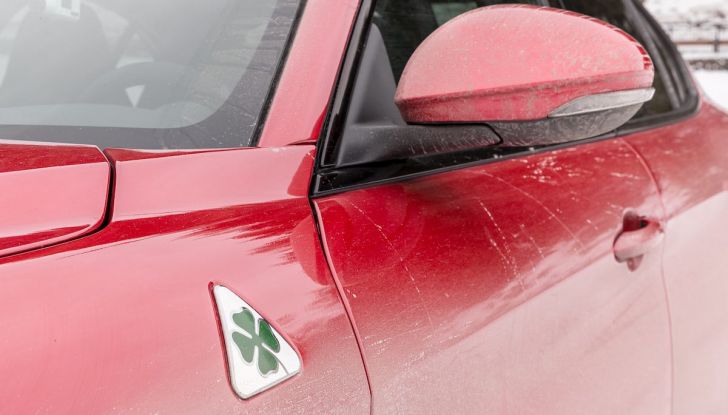 Prova su strada Alfa Romeo Giulia Quadrifoglio, la macchina perfetta! - Foto 27 di 48