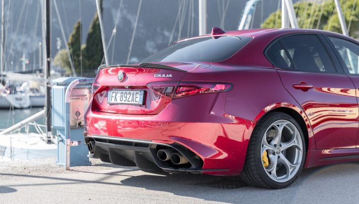 Prova su strada Alfa Romeo Giulia Quadrifoglio, la macchina perfetta! - Foto 44 di 48