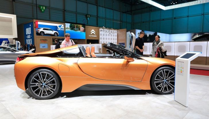 BMW i8 Roadster 2018: Caratteristiche, prezzi e prestazioni - Foto 3 di 9