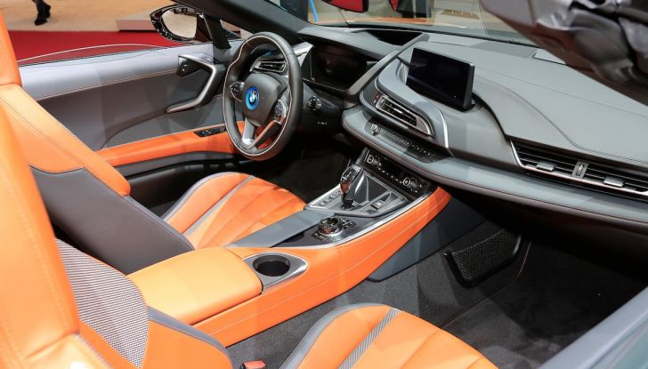 BMW i8 Roadster 2018: Caratteristiche, prezzi e prestazioni - Foto 4 di 9