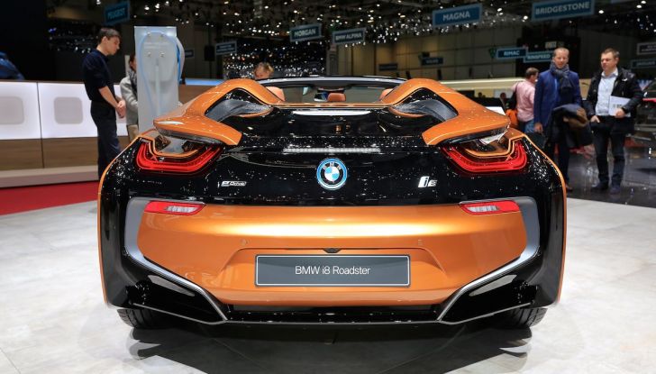 BMW i8 Roadster 2018: Caratteristiche, prezzi e prestazioni - Foto 5 di 9
