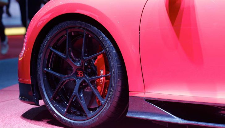 Bugatti Chiron Sport, la pista è il suo mestiere - Foto 7 di 20