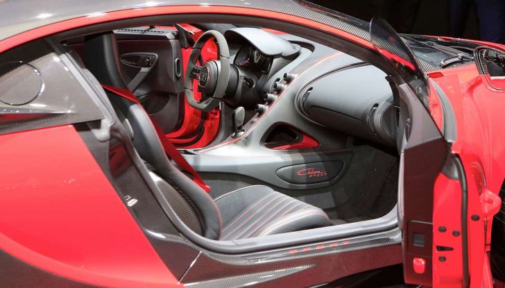 Bugatti Chiron Sport, la pista è il suo mestiere - Foto 8 di 20