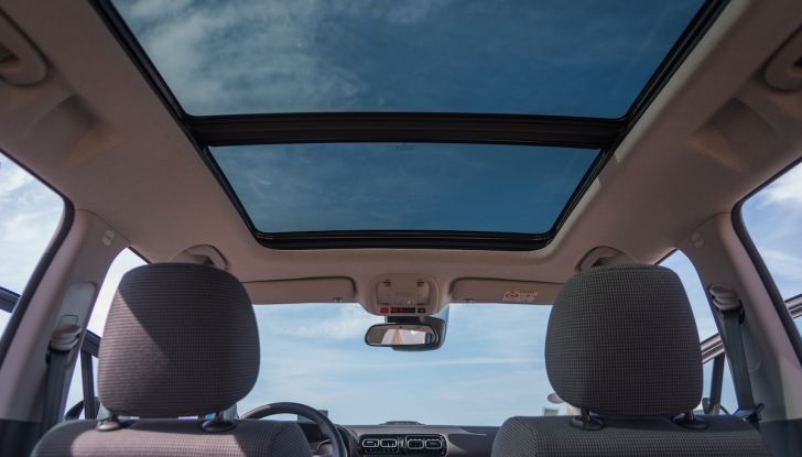 Citroën C3 Aircross, la prova su strada del 130CV: Crossover comodo e versatile - Foto 35 di 43