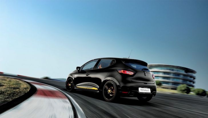 Renault Clio R.S. 18: la Hot Hatch da 220CV pronta a scendere in pista - Foto 6 di 20