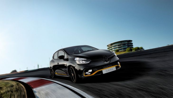 Renault Clio R.S. 18: la Hot Hatch da 220CV pronta a scendere in pista - Foto 7 di 20