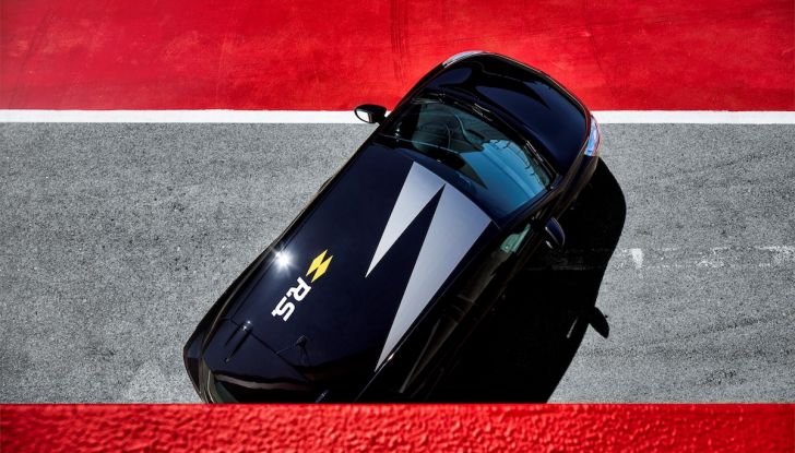 Renault Clio R.S. 18: la Hot Hatch da 220CV pronta a scendere in pista - Foto 10 di 20