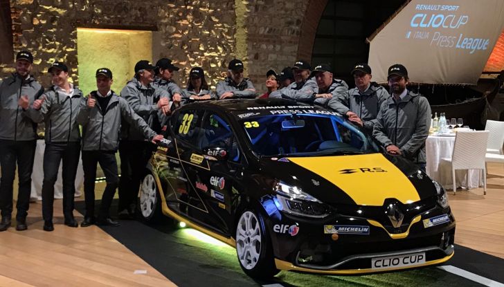 Renault Clio R.S. 18: la Hot Hatch da 220CV pronta a scendere in pista - Foto 18 di 20