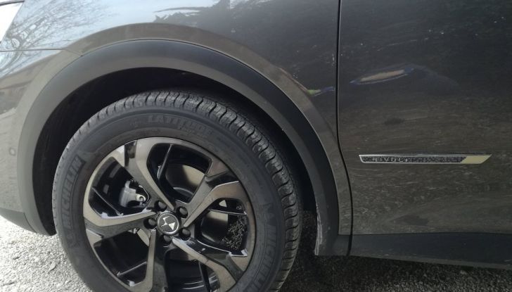 DS7 Crossback, prova su strada del SUV Premium senza compromessi - Foto 14 di 27