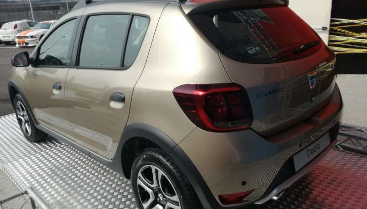 Dacia WOW, la serie speciale su Sandero, Lodgy e Dokker - Foto 7 di 10