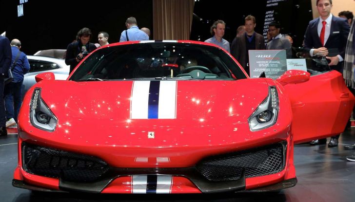 Ferrari 488 Pista, il V8 più potente di sempre - Foto 4 di 15