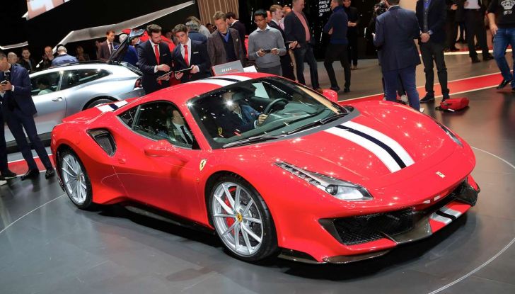 Ferrari 488 Pista, il V8 più potente di sempre - Foto 14 di 15