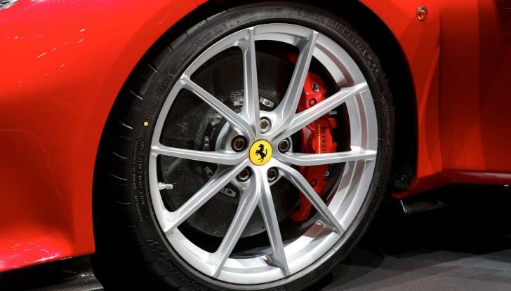 Ferrari 488 Pista, il V8 più potente di sempre - Foto 15 di 15