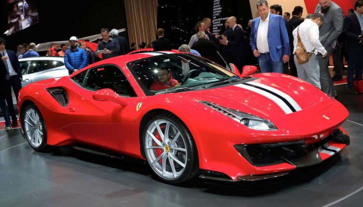 Ferrari 488 Pista, il V8 più potente di sempre - Foto 1 di 15
