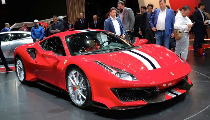 Ferrari 488 Pista, il V8 più potente di sempre - Foto 7 di 15