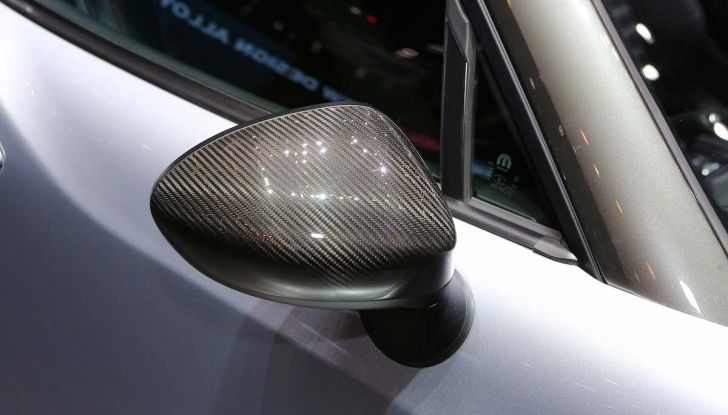 Abarth 124 GT, serie speciale con hard top in carbonio - Foto 10 di 11