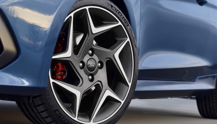 Ford Fiesta ST 2018, la sportiva da 200CV diventa 3 cilindri - Foto 10 di 10