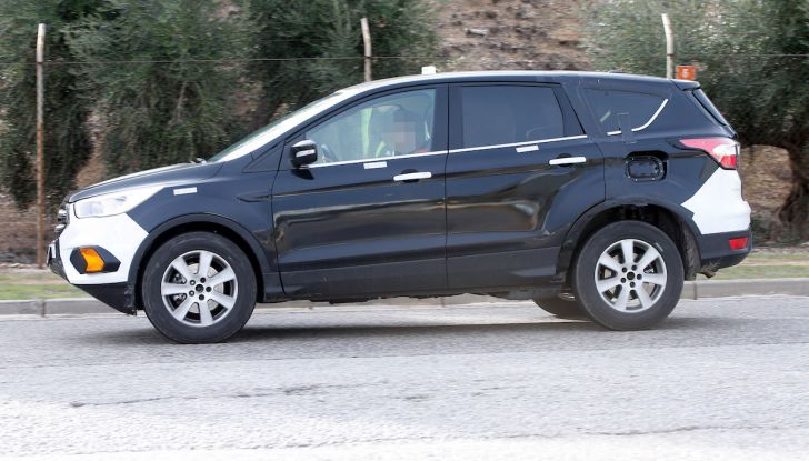 Ford Kuga 2020, prime prove su strada per il Crossover dell’Ovale Blu - Foto 17 di 36
