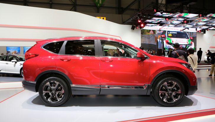 Nuova Honda CR-V 2018, l’iconico SUV di Tokyo da ora ibrido - Foto 4 di 9