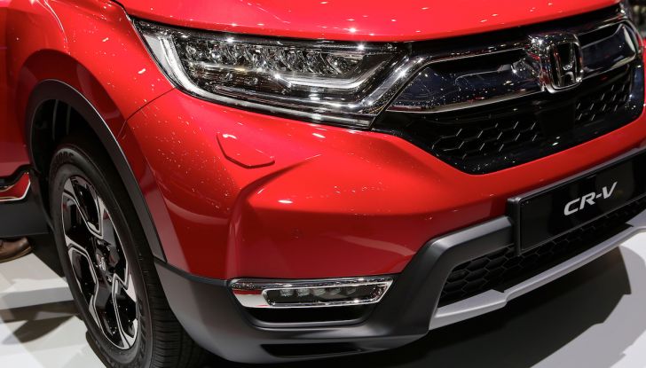 Nuova Honda CR-V 2018, l’iconico SUV di Tokyo da ora ibrido - Foto 7 di 9