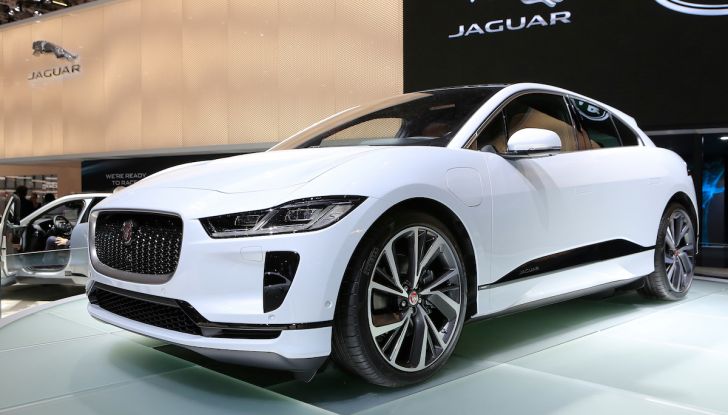 Jaguar I-PACE, prezzo e caratteristiche del crossover elettrico - Foto 24 di 25