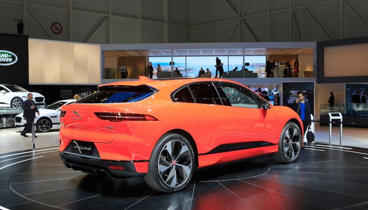 Jaguar I-PACE, prezzo e caratteristiche del crossover elettrico - Foto 12 di 25