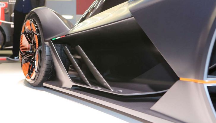Lamborghini Terzo Millennio con carrozzeria auto-riparante - Foto 14 di 16
