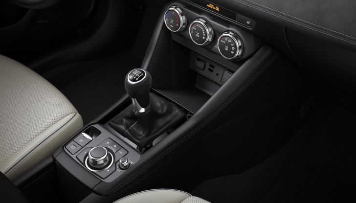 Mazda CX-3 2018, restyling d’autore per il Kodo Crossover - Foto 10 di 17