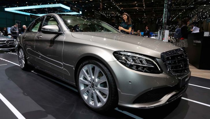 Mercedes Classe C Restyling 2018: nuovo corso per la regina della Stella - Foto 11 di 42