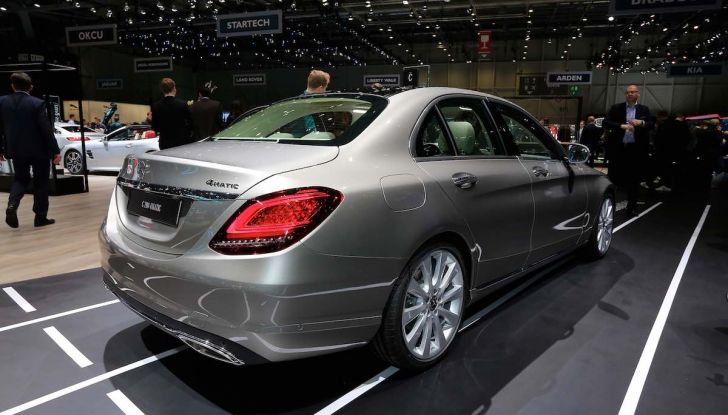 Mercedes Classe C Restyling 2018: nuovo corso per la regina della Stella - Foto 12 di 42