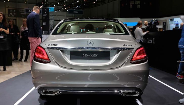 Mercedes Classe C Restyling 2018: nuovo corso per la regina della Stella - Foto 13 di 42