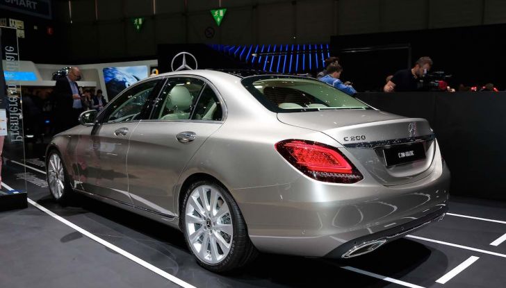 Mercedes Classe C Restyling 2018: nuovo corso per la regina della Stella - Foto 14 di 42