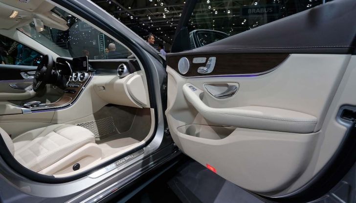 Mercedes Classe C Restyling 2018: nuovo corso per la regina della Stella - Foto 18 di 42