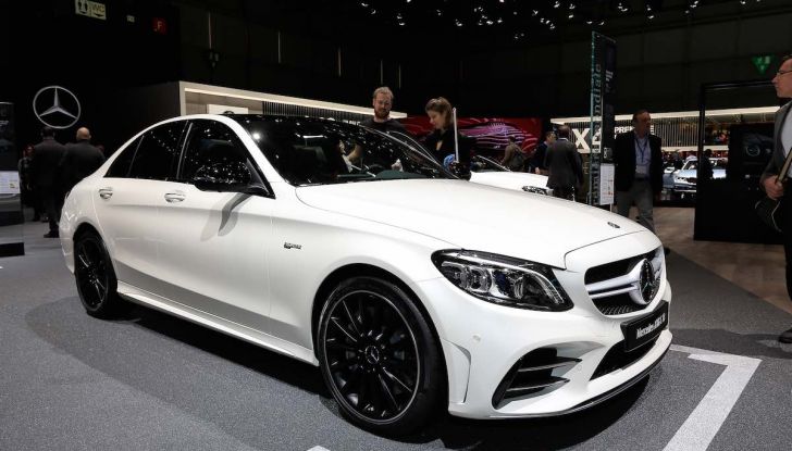 Mercedes Classe C Restyling 2018: nuovo corso per la regina della Stella - Foto 21 di 42