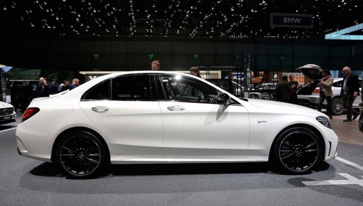Mercedes Classe C Restyling 2018: nuovo corso per la regina della Stella - Foto 22 di 42