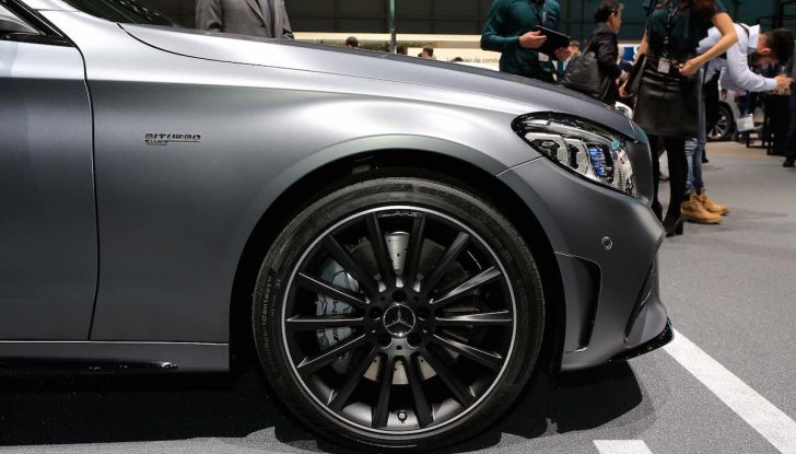 Mercedes Classe C Restyling 2018: nuovo corso per la regina della Stella - Foto 29 di 42