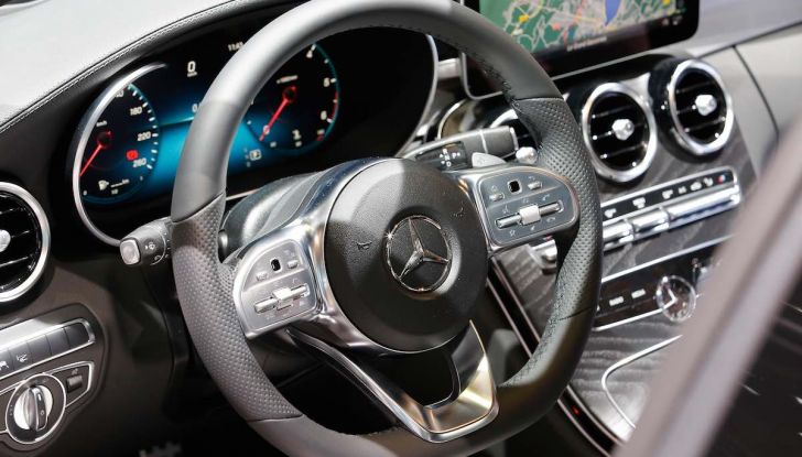 Mercedes Classe C Restyling 2018: nuovo corso per la regina della Stella - Foto 36 di 42