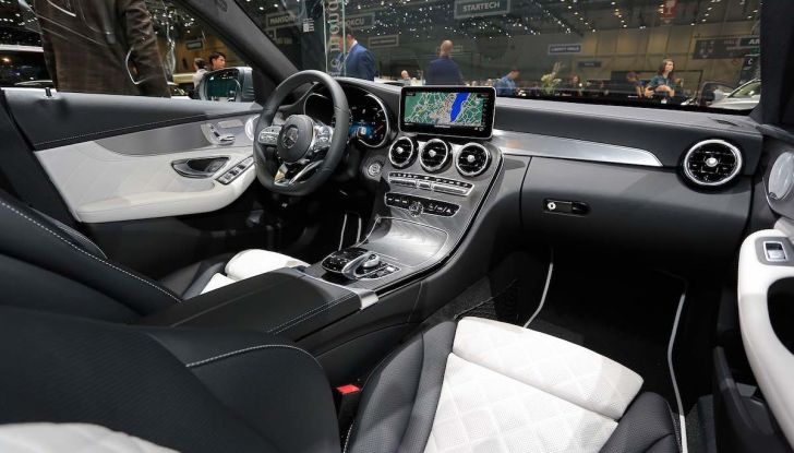 Mercedes Classe C Restyling 2018: nuovo corso per la regina della Stella - Foto 8 di 42