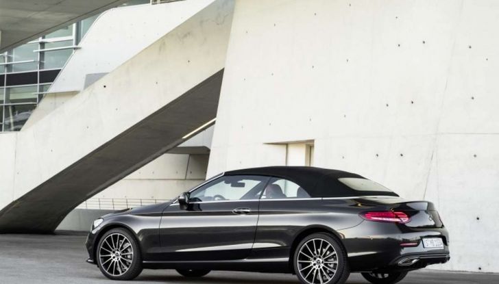 Mercedes Classe C Coupé e Cabrio 2018: più sportive ed efficienti - Foto 7 di 19