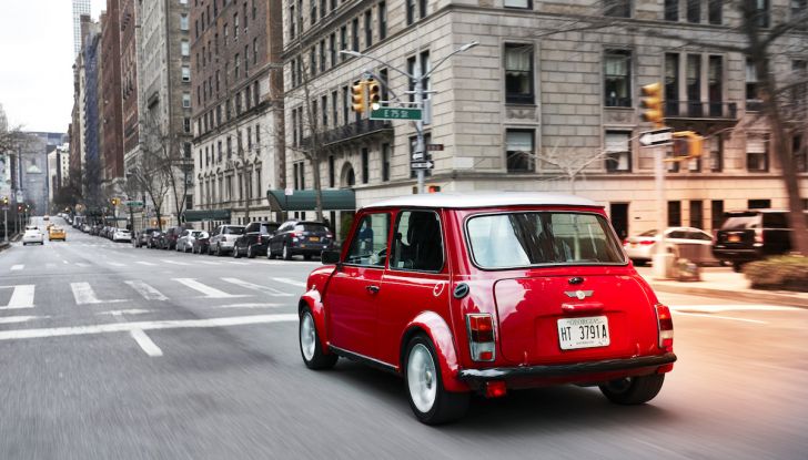 La MINI d’epoca diventa elettrica al Salone di New York - Foto 12 di 23